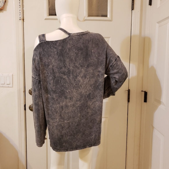 1.4.3. Story by Line Up - Picture 3 of 5